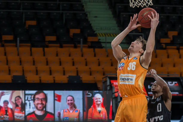 了防守稳定 了防守稳定